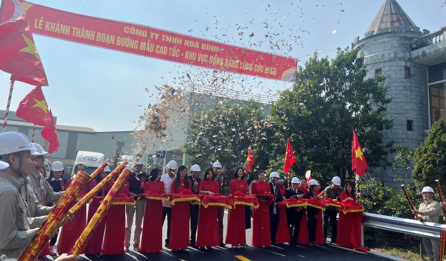 Tập đoàn Hòa Bình khánh thành đường mẫu cao tốc Đồng bằng sông Cửu Long