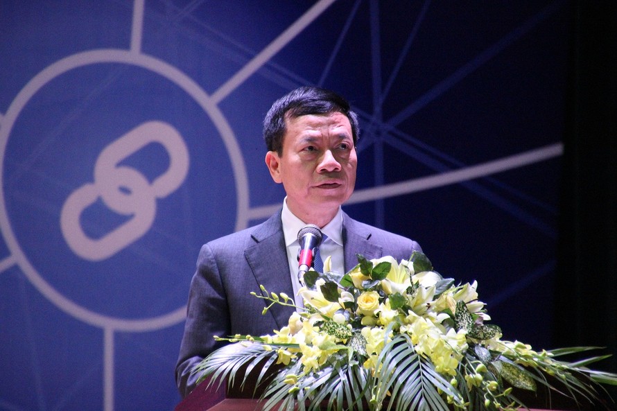 Bộ trưởng Bộ TT&TT Nguyễn Mạnh Hùng chỉ ra nhiều rào cản mà việc đào tạo nguồn nhân lực ICT chất lượng cao cần phải thay đổi. Ảnh: VGP/Nhật Nam