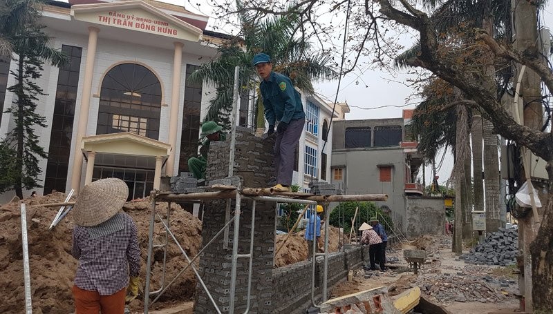 Huyện Đông Hưng, Thái Bình: Cả huyện tự tháo dỡ công trình lấn chiếm vỉa hè