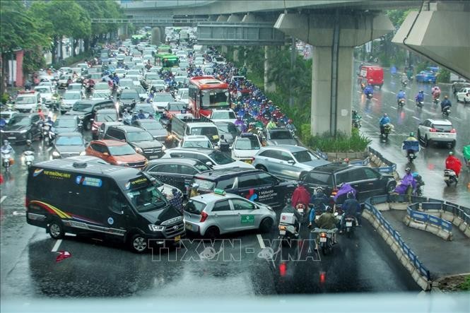 Tình trạng tắc nghẽn giao thông trên nhiều tuyến phố Thủ đô