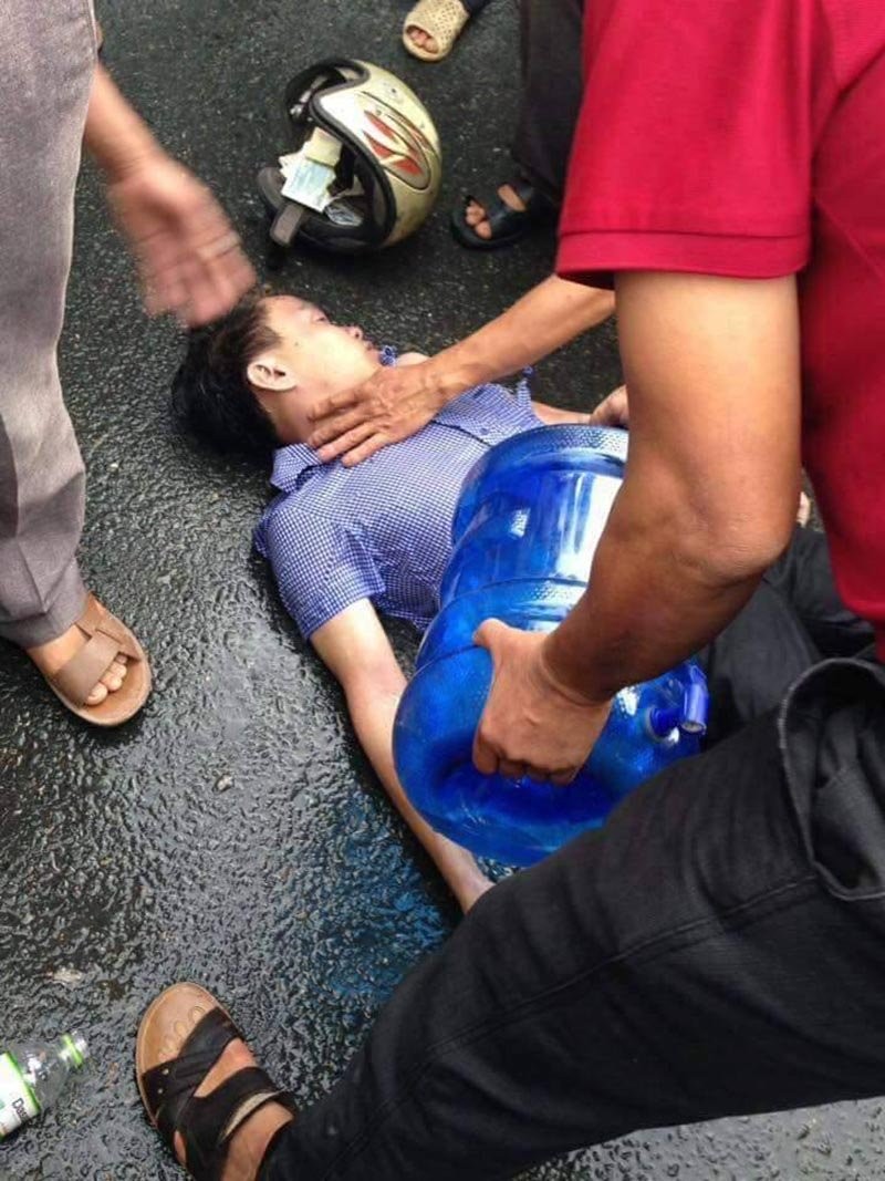 Vĩnh Phúc: Một người đàn ông bị sét đánh khi đang đi xe máy
