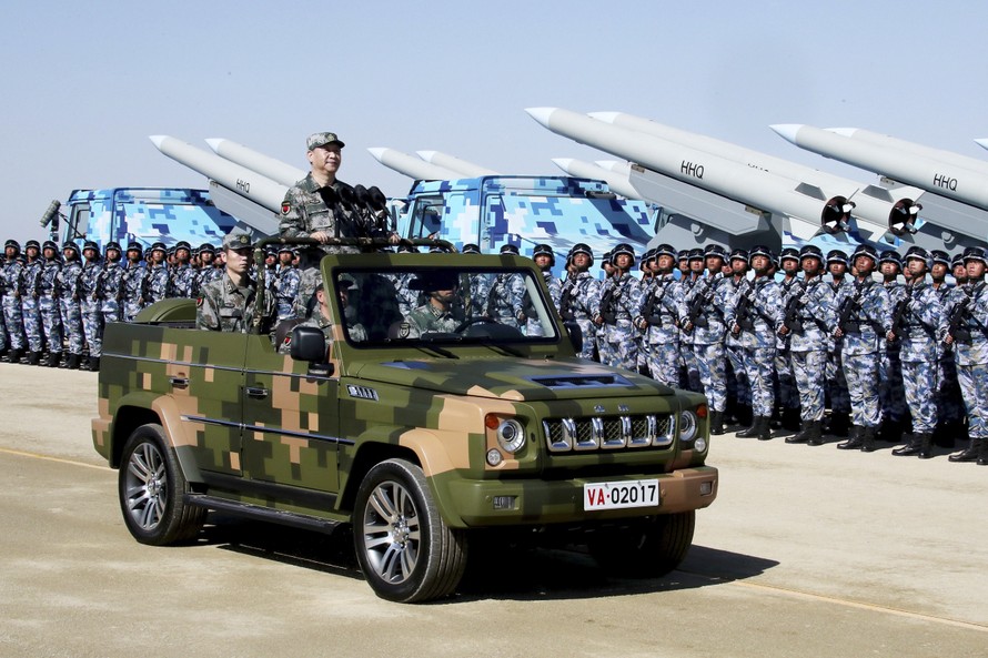 Chủ tịch Trung Quốc Tập Cận Bình thăm quân đội. Ảnh: Sputnik