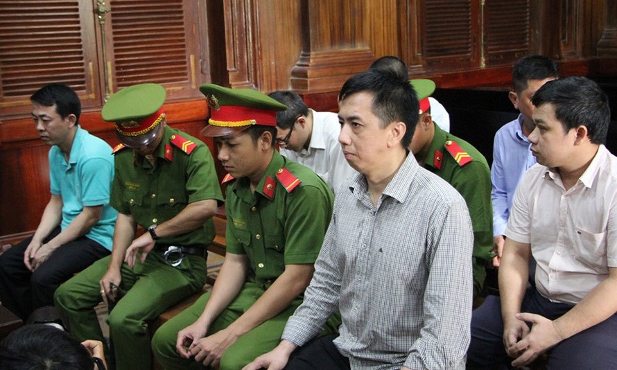 Các bị cáo trong phiên xét xử hôm nay. Ảnh: VietNamNet