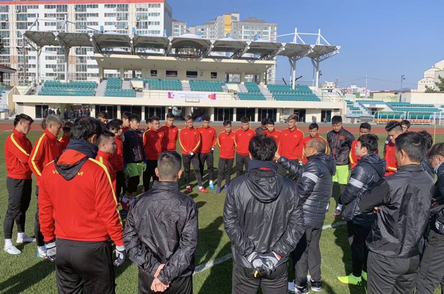 ĐT U23 Việt Nam tập huấn tại Hàn Quốc: Sáng ôn đấu pháp, chiều rèn thể lực