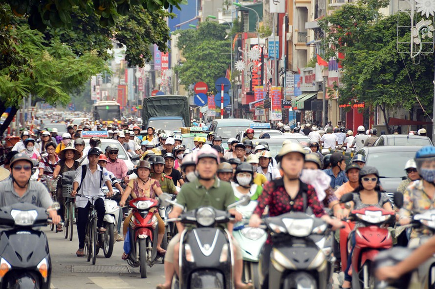 Đi xe máy ở Hà Nội có nguy cơ cao phơi nhiễm carbon đen