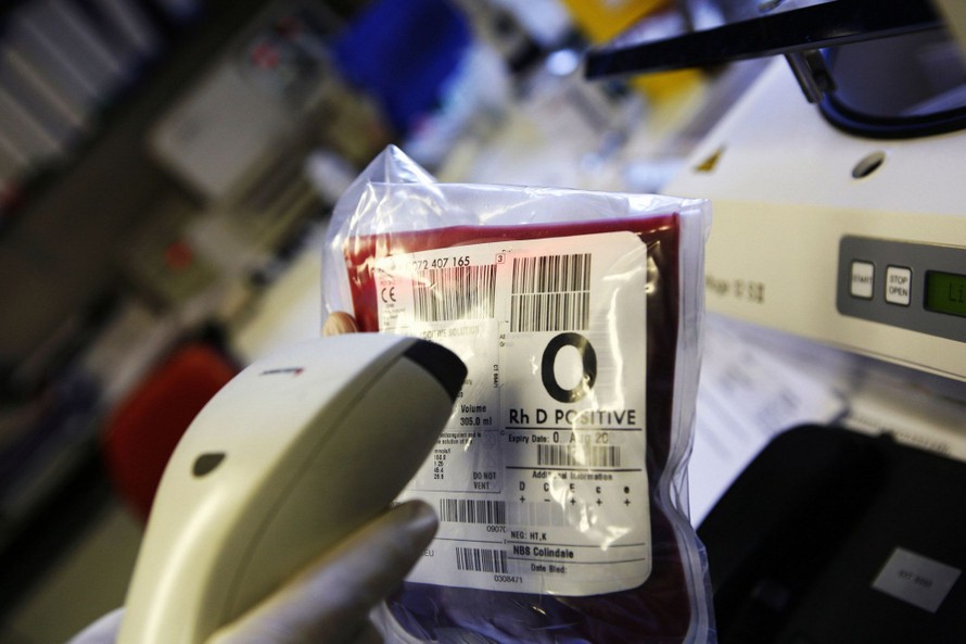 Vương quốc Anh cho phép người đồng tính nam hiến máu