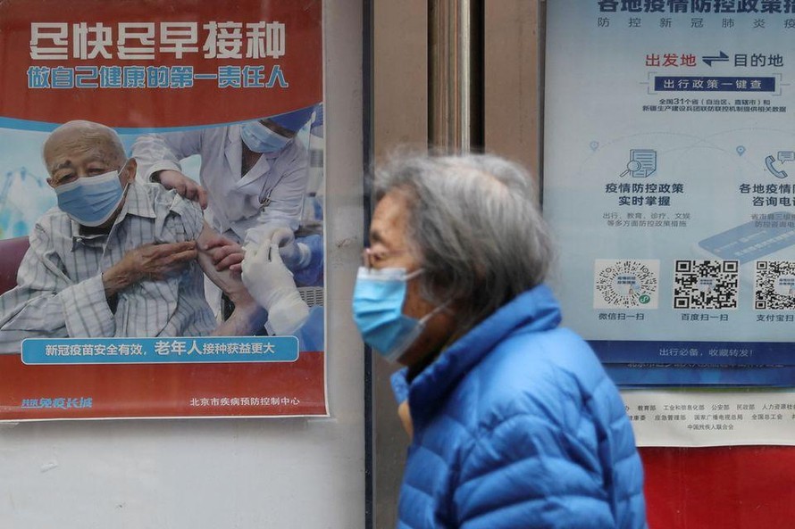 Trung Quốc tăng cường tiêm phòng COVID-19 cho người cao tuổi