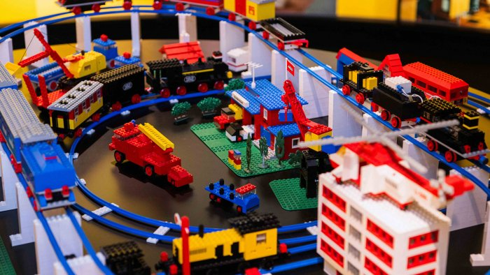 Khám phá nhà máy Lego: Nơi điều ước Giáng sinh trở thành sự thật