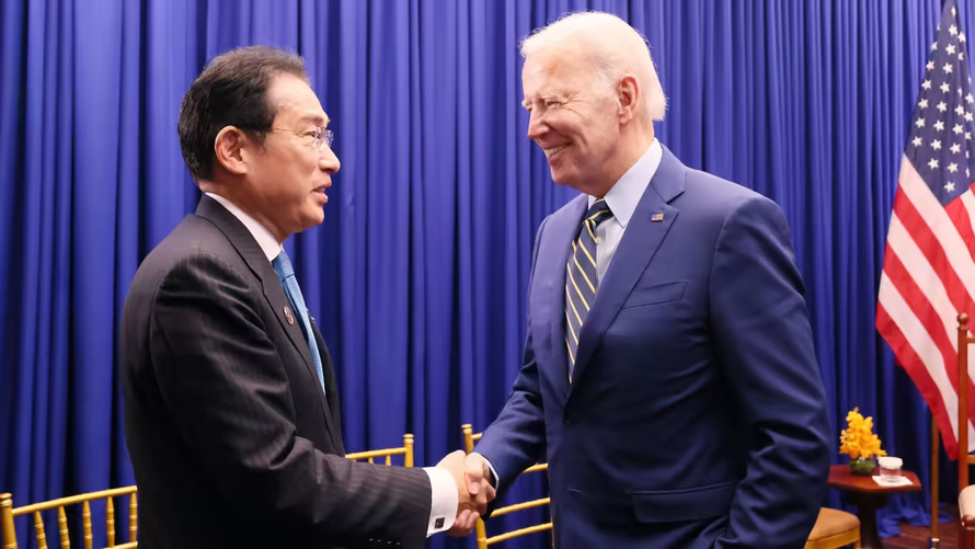Thủ tướng Nhật Bản muốn bàn chiến lược quốc phòng với ông Biden