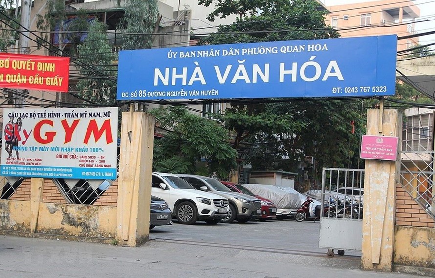 Bãi xe 'nuốt chửng' không gian sinh hoạt công cộng tại Hà Nội