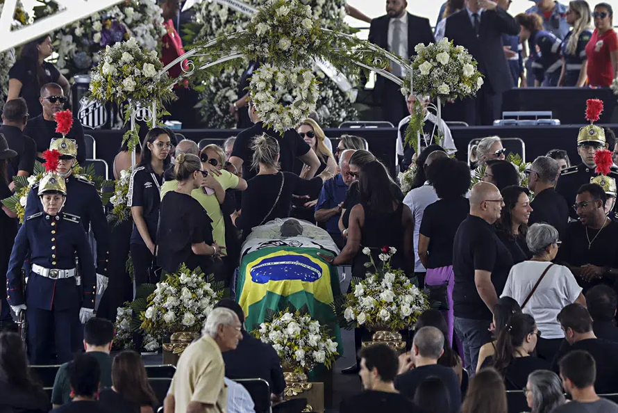 Người dân Brazil tới tiễn đưa 'vua bóng đá' Pelé