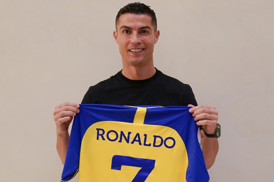Ronaldo tới Riyadh để chuẩn bị gia nhập Al Nassr