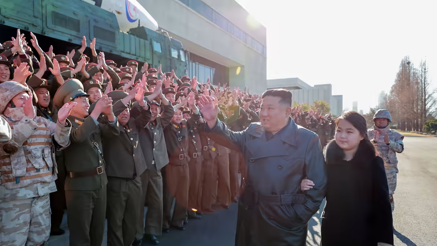Ông Kim Jong-un bắt đầu lên kế hoạch về người kế nhiệm