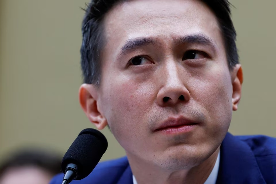 CEO TikTok Shou Zi Chew ra điều trần trước Hạ viện Mỹ. Ảnh: Reuters