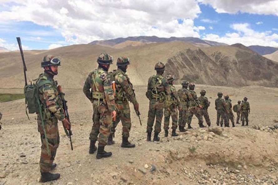 Binh sĩ Ấn Độ ở vùng Ladakh đang tranh chấp với Trung Quốc (ảnh: Indian Express)