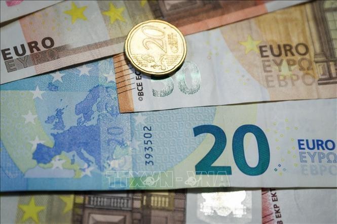 Kinh tế châu Âu rơi vào suy thoái trong quý I/2021