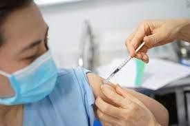 Bộ Y tế: Hướng dẫn tiêm 2 liều vaccine phòng COVID-19