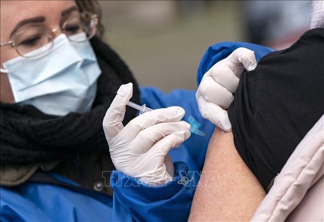 Thụy Điển mở rộng đối tượng tiêm mũi vaccine thứ 4