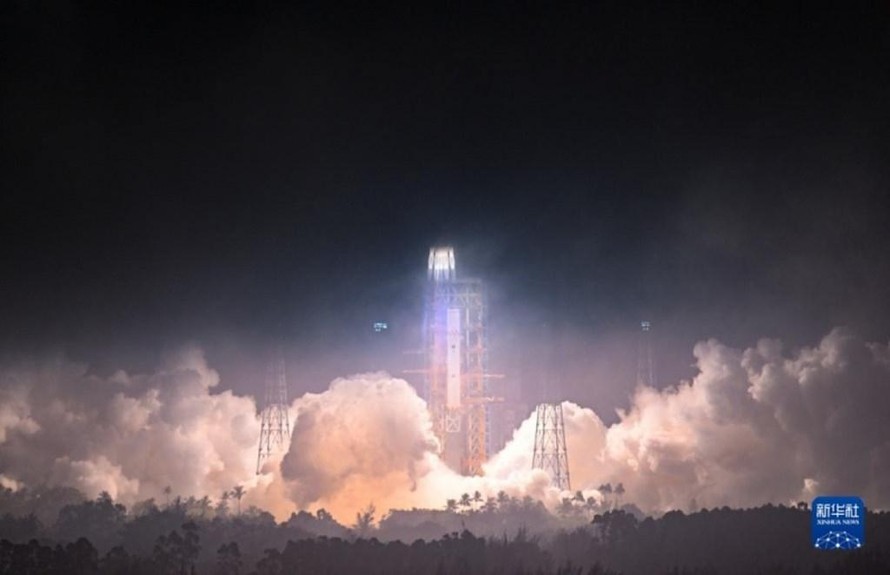 Trung Quốc phóng thành công tàu vũ trụ chở hàng không người lái