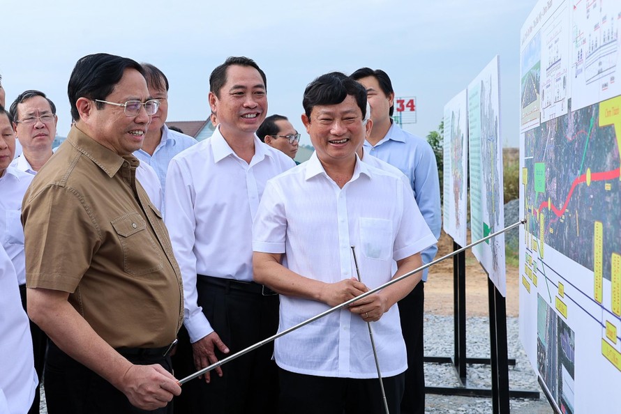 Thủ tướng Phạm Minh Chính khảo sát các dự án hạ tầng quan trọng trên địa tỉnh Bình Dương