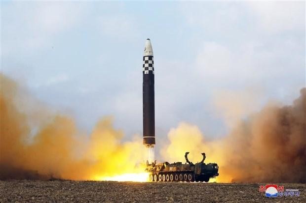 Triều Tiên tiếp tục phóng tên lửa