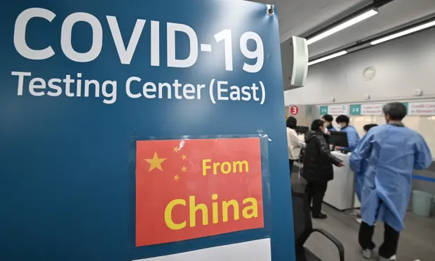 Trung Quốc chỉ trích các nước xét nghiệm du khách