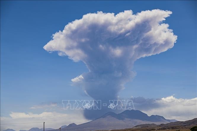 Chile nâng cảnh báo đối với núi lửa Lascar