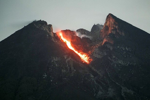 Núi lửa Merapi tại Indonesia 'thức giấc'
