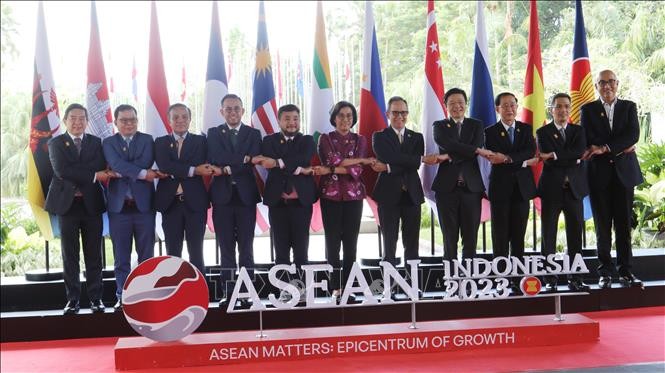 Việt Nam tham dự Hội nghị Bộ trưởng Tài chính và Thống đốc Ngân hàng Trung ương ASEAN