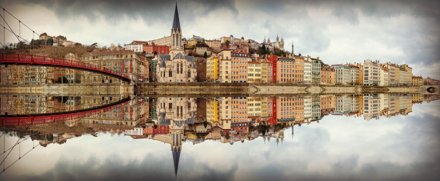 Địa điểm lịch sử Lyon được UNESCO công nhận vào năm nào?