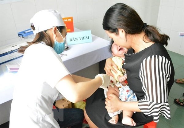 Bệnh nhi được tiêm chủng Combe Five tại một cơ sở y tế - Ảnh minh họa