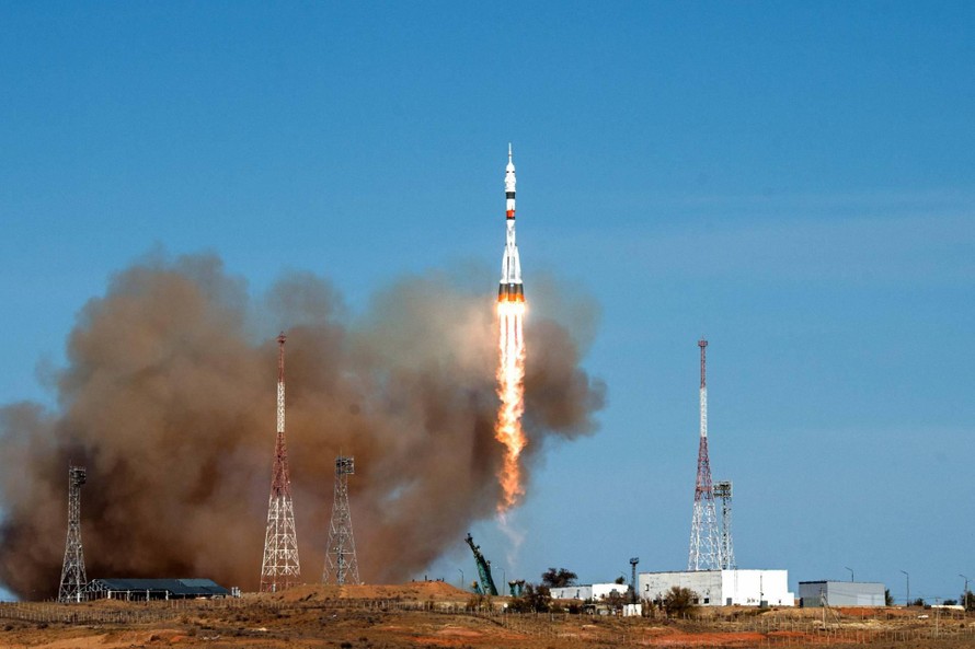 Tàu vũ trụ Soyuz MS-17 mang theo các nhà du hành Nga và Mỹ lên Trạm vũ trụ quốc tế (ISS).