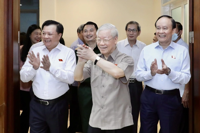 Tổng Bí thư Nguyễn Phú Trọng cùng các đại biểu Quốc hội tiếp xúc cử tri tại Hà Nội.