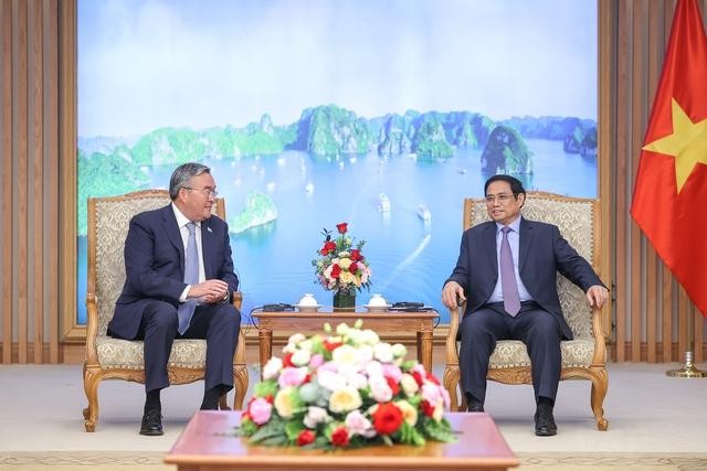 Tiếp Phó Thủ tướng, Bộ trưởng Bộ Ngoại giao Kazakhstan Mukhtar Tileuberdi, Thủ tướng Phạm Minh Chính khẳng định, Việt Nam luôn coi trọng quan hệ hữu nghị truyền thống và hợp tác nhiều mặt với Kazakhstan - Ảnh: VGP