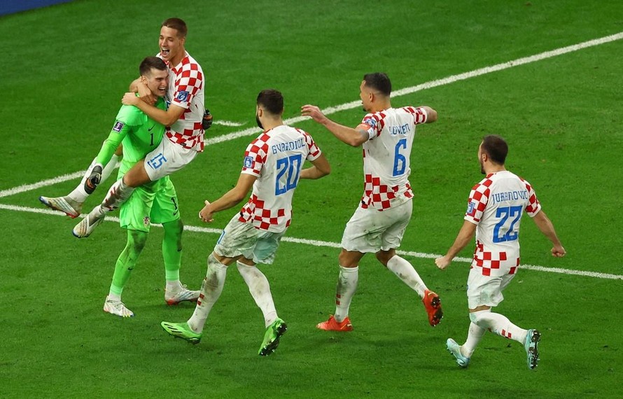 Croatia loại Nhật Bản khỏi World Cup 2022 sau loạt luân lưu may rủi