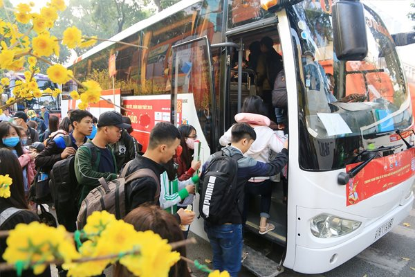 Hà Nội tăng cường gần 2.500 lượt xe khách phục vụ người dân dịp Tết