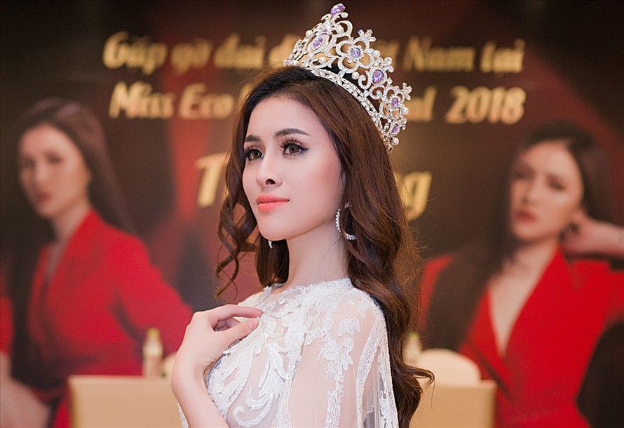 Gây tranh cãi về khả năng tiếng anh, Thư Dung bất ngờ đăng quang Á khôi 2 Miss Eco International 2018