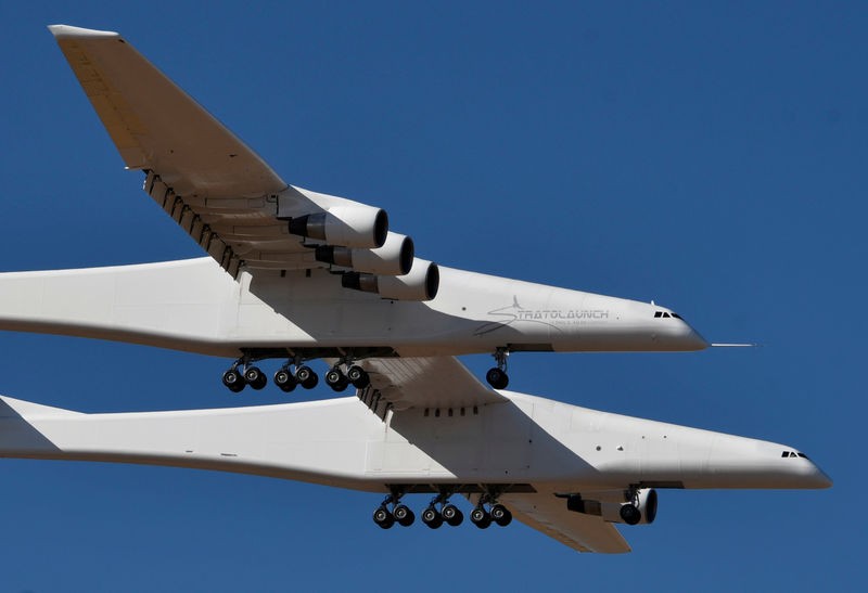 Máy bay lớn nhất thế giới thực hiện chuyến bay thử thành công