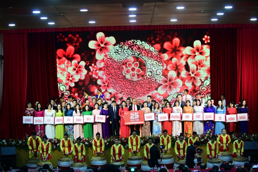 Lễ kỷ niệm 25 năm xây dựng và phát triển trường Đại học Quốc tế Hồng Bàng