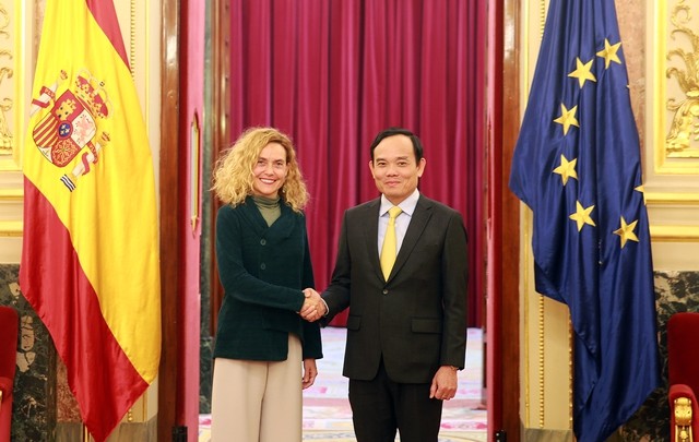 Phó Thủ tướng Chính phủ Trần Lưu Quang hội kiến chủ tịch Hạ viện Tây Ban Nha Meritxell Batet.