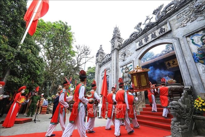 Rước kiệu vào Đền Thượng Khu di tích lịch sử Quốc gia đặc biệt Đền Hùng tại Lễ Giỗ Tổ Hùng Vương năm 2022.