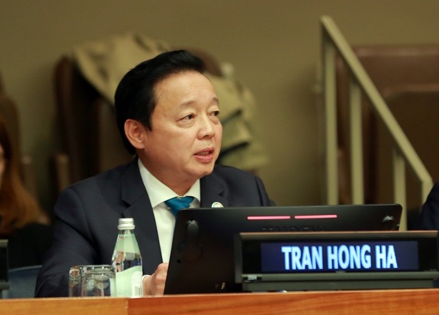 Phó Thủ tướng Chính phủ Trần Hồng Hà phát biểu tại Phiên đối thoại.