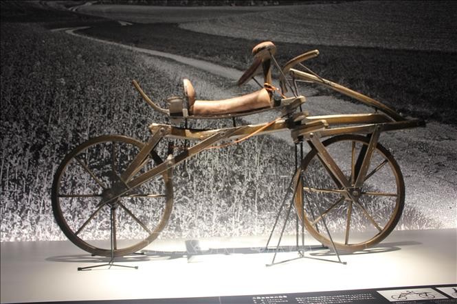 Nguyên mẫu chiếc xe Draisinne, xe đạp đầu tiên trên thế giới. 