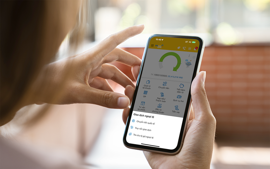 Khách hàng có thể chuyển tiền quốc tế bằng 6 loại ngoại tệ trên ứng dụng PV Mobile Banking.