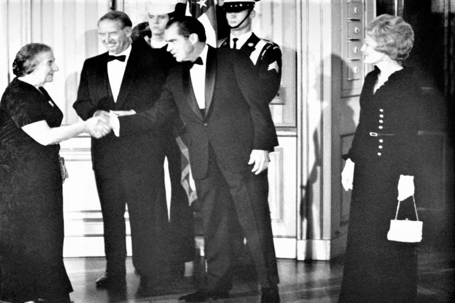Tổng thống Mỹ Nixon đón nữ Thủ tướng Israel Golda Meir năm 1969 tại Nhà Trắng. Nguồn: foreignpolicy.com 