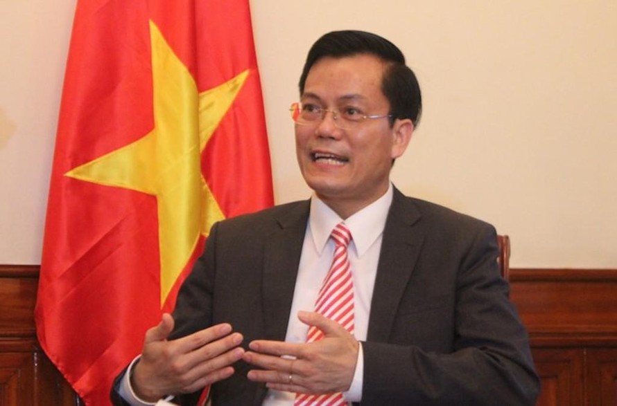 Thứ trưởng Bộ Ngoại giao Hà Kim Ngọc kiêm giữ chức Chủ tịch Ủy ban Quốc gia UNESCO Việt Nam. 