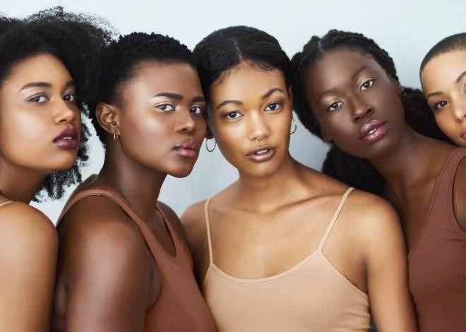 Vẻ đẹp của người mẫu da màu tại Nigeria. Ảnh: informationngr.com