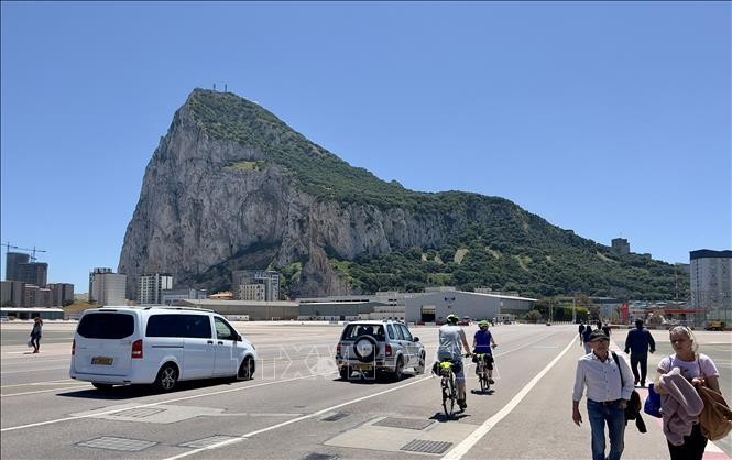 Núi Gibraltar ở vùng lãnh thổ Gibraltar. Ảnh: AFP