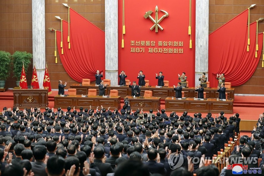 Hội nghị toàn thể Ủy ban trung ương đảng Lao động Triều Tiên. Ảnh do KCNA công bố ngày 1/1/2023. 