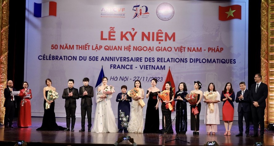Kỷ niệm 50 năm thiết lập quan hệ ngoại giao Việt Nam - Pháp